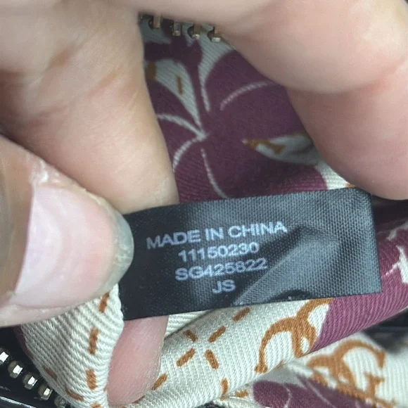 (Q0) GUESS Scandal Satchel Medium Tote, logo print - Picture 13 of 16